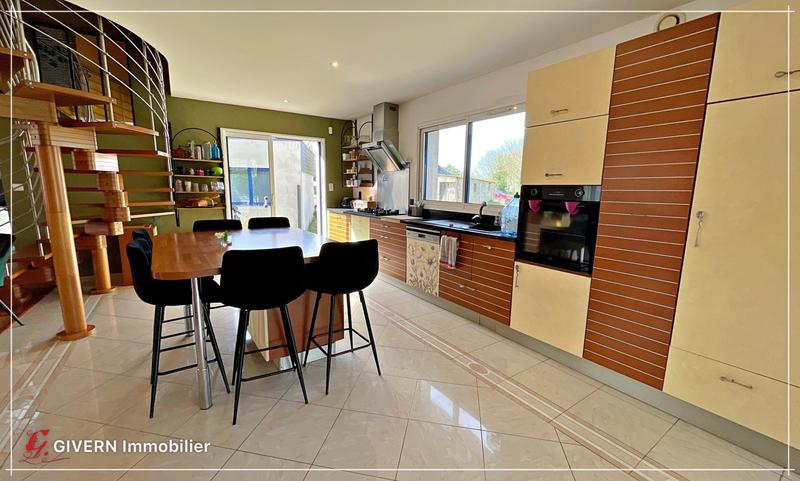 Maison - 192 m² - 7 pièces