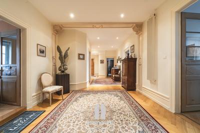 Appartement - 238 m² - 6 pièces