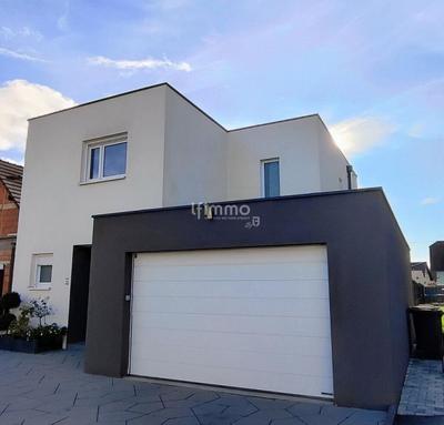 Maison - 102 m² - 5 pièces