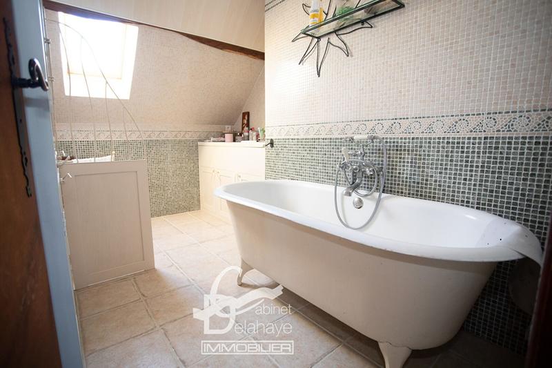 Maison - 186 m² - 8 pièces