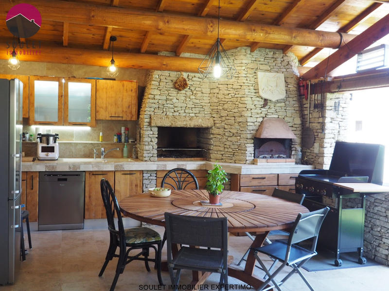 Propriété - 435 m² - 17 pièces