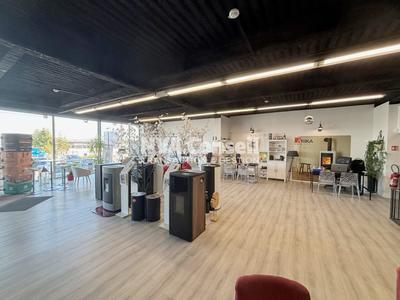 Local commercial - 270 m²