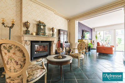 Maison - 208 m² - 10 pièces