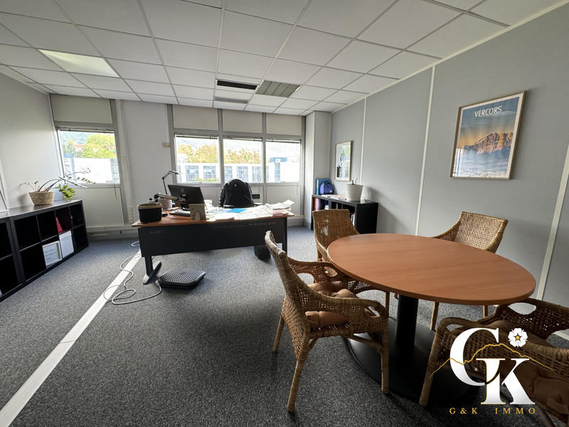 Bureau - 455 m²