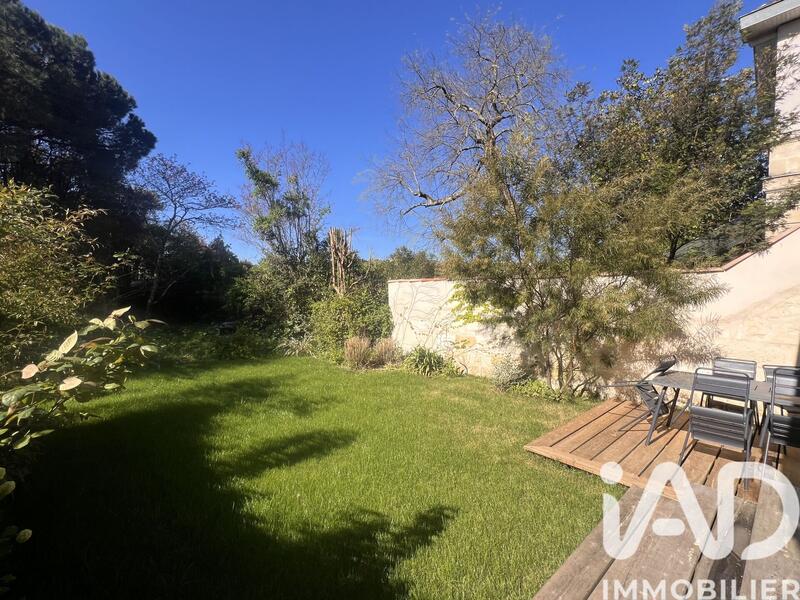 Maison - 320 m² - 11 pièces