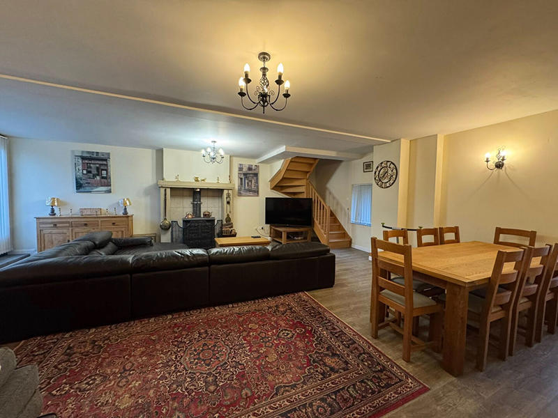 Maison - 187 m² - 6 pièces