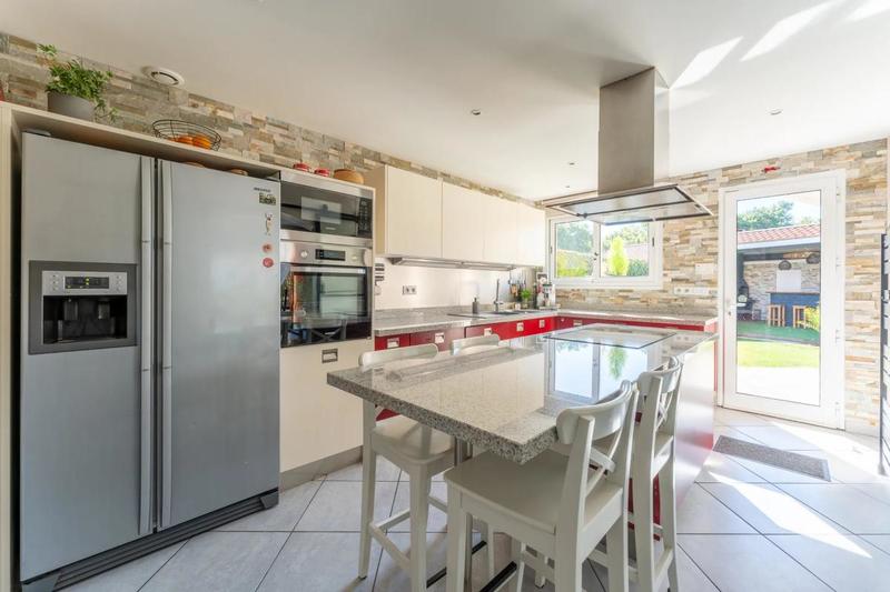 Maison - 196 m² - 6 pièces