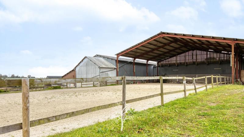 Propriété - 390 m² - 7 pièces