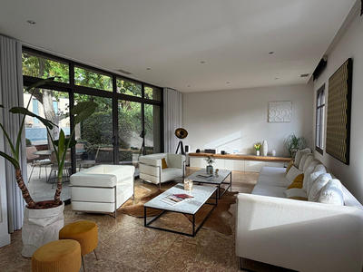 Maison - 253 m² - 6 pièces