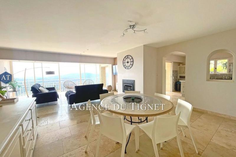 Maison - 180 m² - 7 pièces