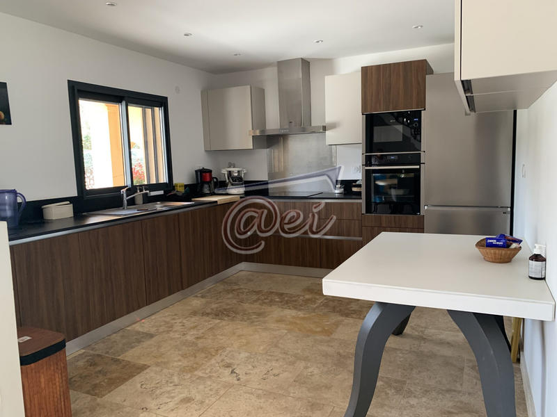 Villa - 170 m² - 6 pièces