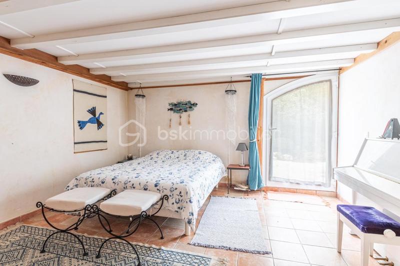 Maison - 250 m² - 10 pièces