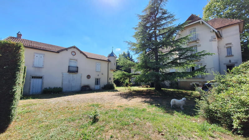 Propriété - 373 m² - 15 pièces