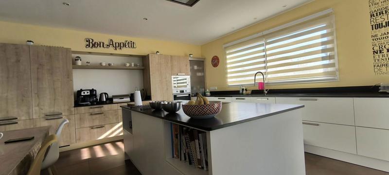 Maison - 200 m² - 6 pièces