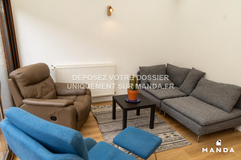 Chambre - 10 m² - 6 pièces