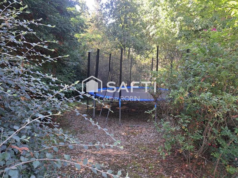 Terrain - 135 755 m²