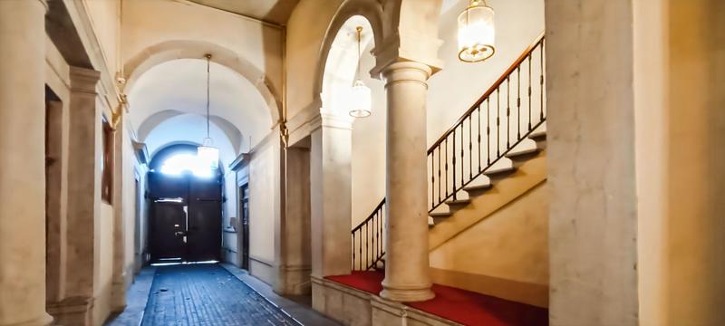 Appartement - 184 m² - 6 pièces