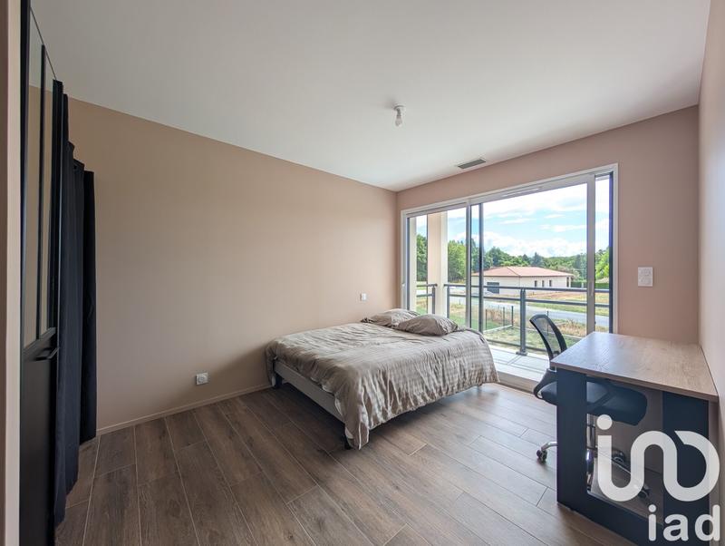 Maison - 237 m² - 8 pièces