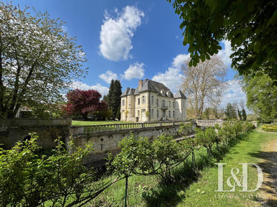 Château - 450 m² - 14 pièces