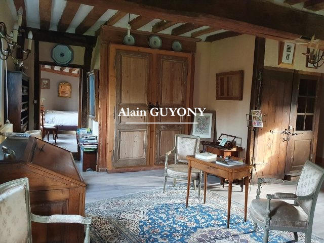 Maison ancienne - 202 m² - 6 pièces