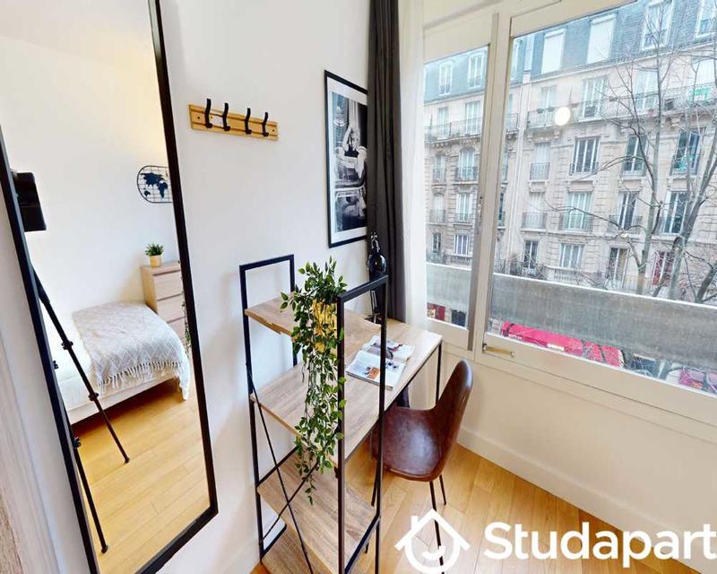 Chambre - 90 m² - 1 pièce