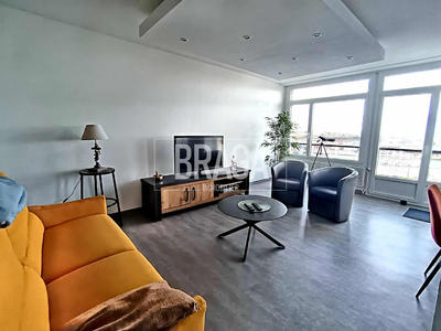 Appartement - 90 m² - 3 pièces