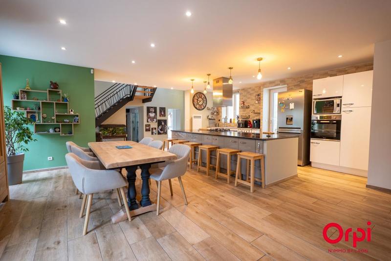 Maison - 282 m² - 6 pièces