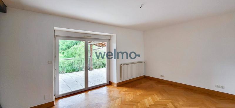 Maison - 282 m² - 9 pièces