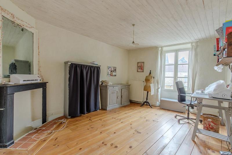 Maison - 241 m² - 7 pièces