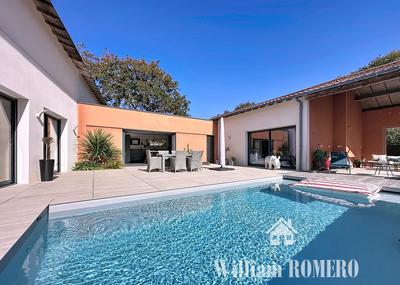 Maison contemporaine - 203 m² - 5 pièces