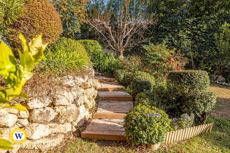 Villa - 350 m² - 8 pièces