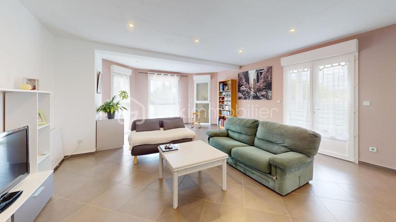 Maison - 235 m² - 8 pièces