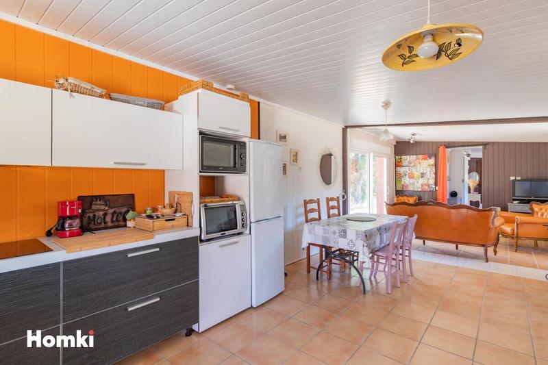 Maison - 250 m² - 8 pièces