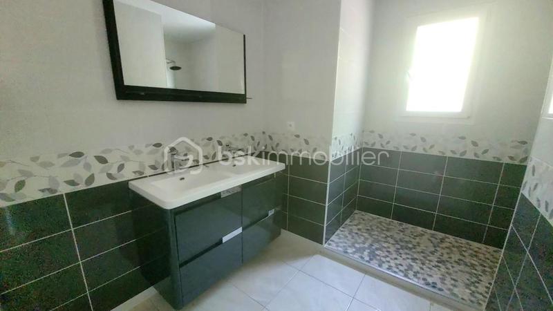 Villa - 100 m² - 5 pièces