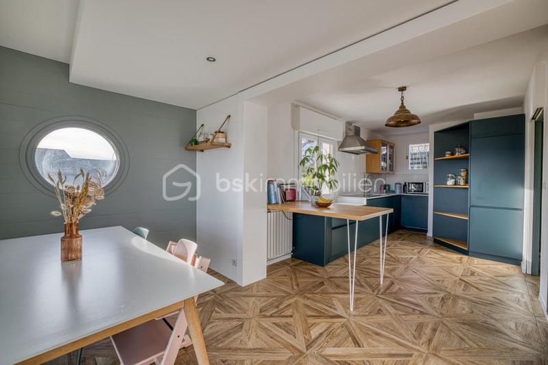 Maison - 212 m² - 6 pièces