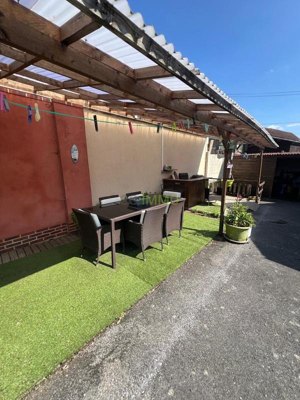 Maison - 140 m² - 5 pièces