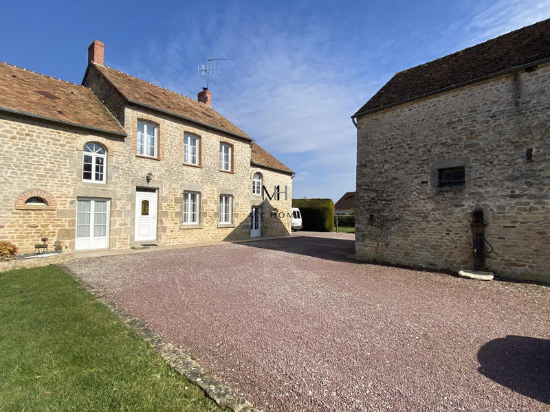 Maison ancienne - 195 m² - 8 pièces