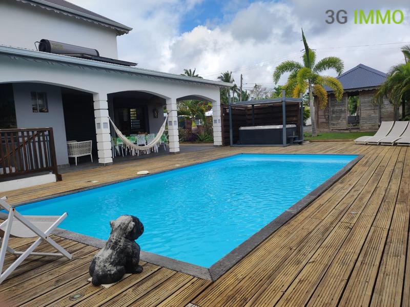 Villa - 192 m² - 8 pièces