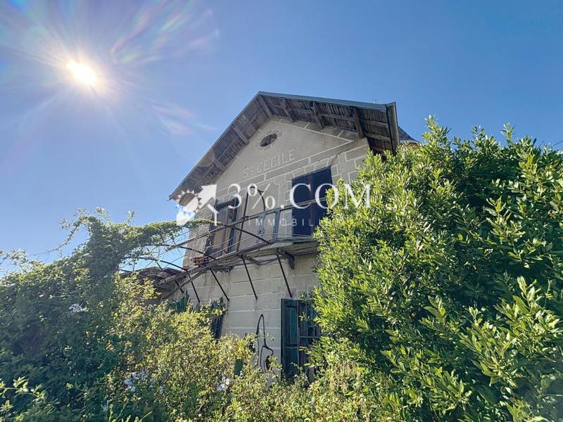 Propriété - 195 m² - 12 pièces