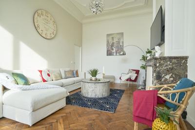 Maison - 233 m² - 11 pièces