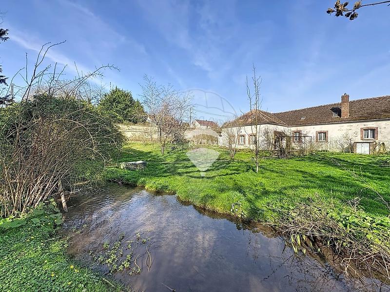 Maison - 246 m² - 8 pièces