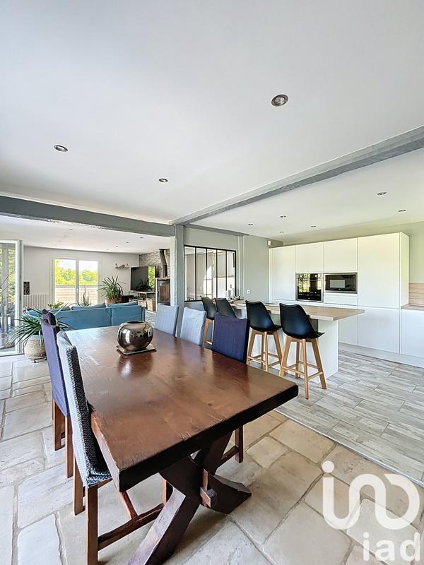 Maison - 216 m² - 7 pièces