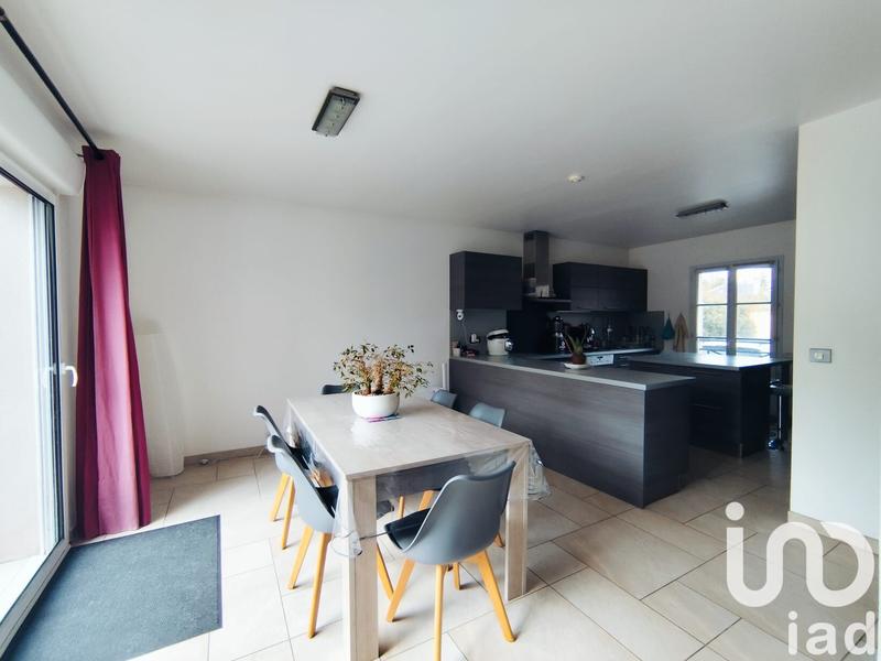 Maison - 180 m² - 6 pièces