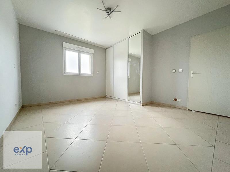 Maison - 235 m² - 10 pièces