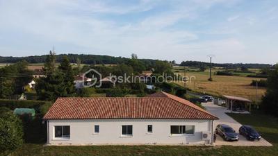 Maison - 207 m² - 5 pièces