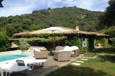 Maison - 250 m² - 8 pièces