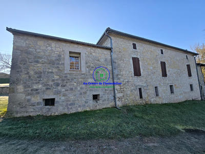 Maison - 230 m² - 8 pièces