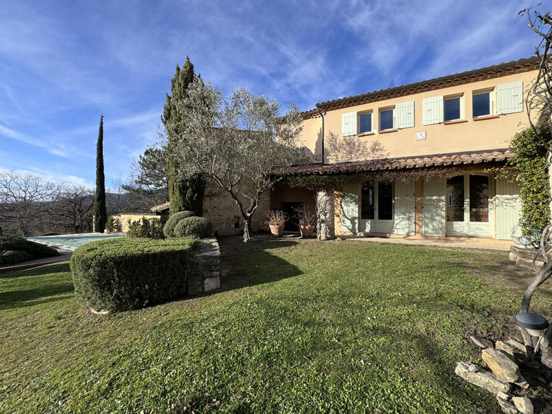 Maison - 364 m² - 11 pièces