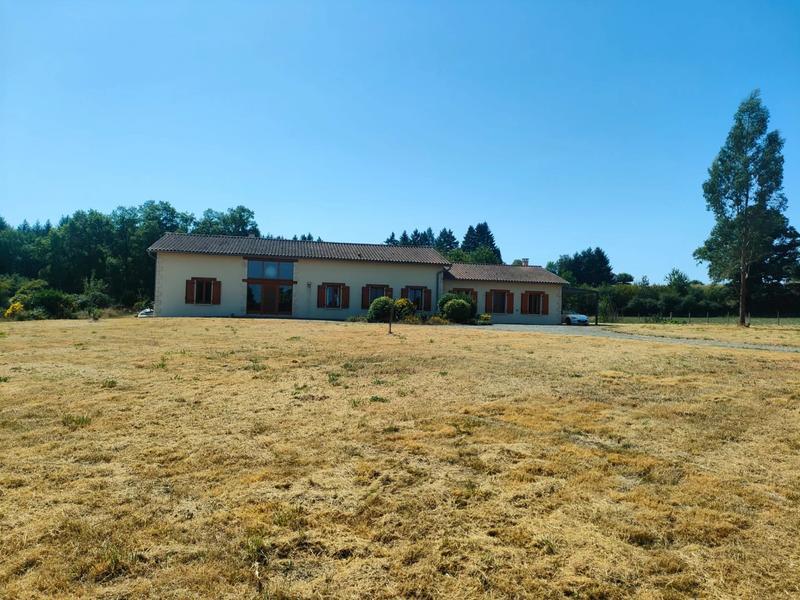Maison - 243 m² - 9 pièces