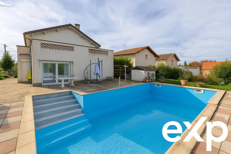 Maison - 182 m² - 9 pièces